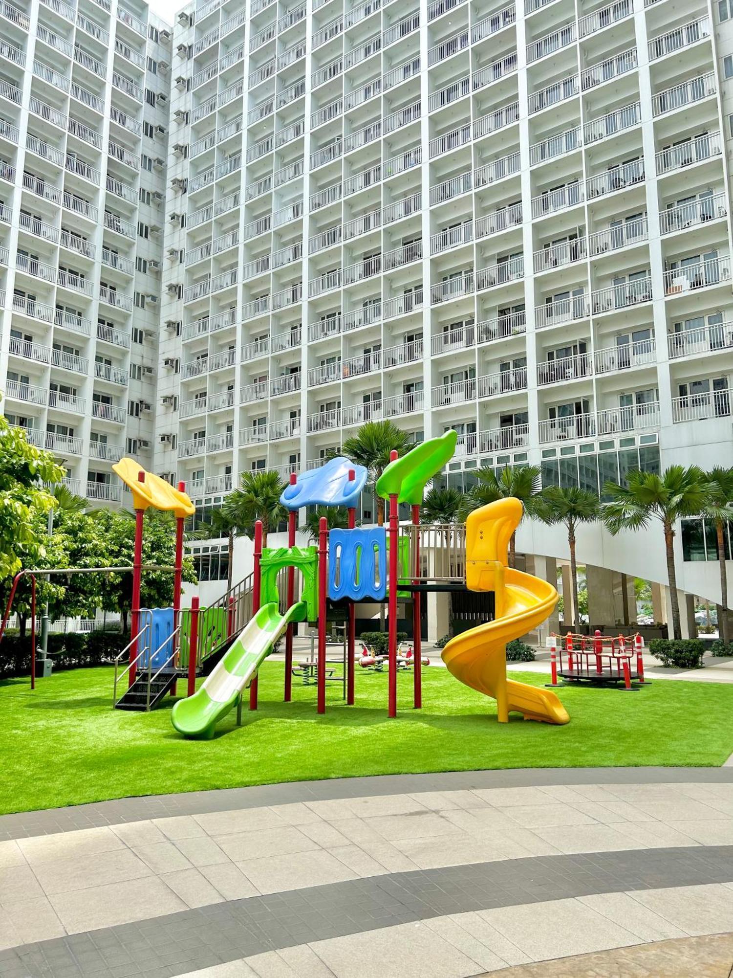 Santiorini at Shore Residences Pasay Esterno foto