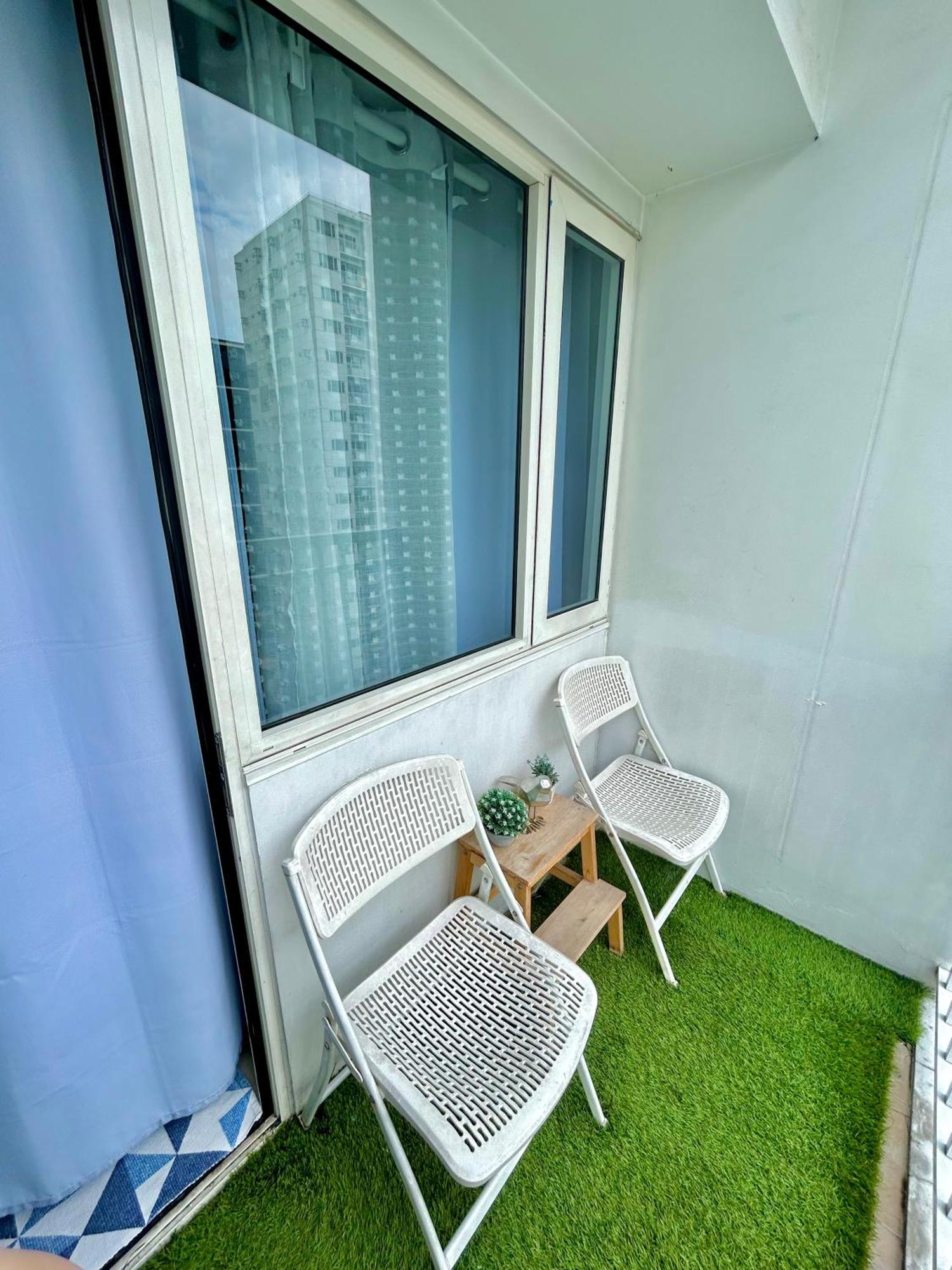 Santiorini at Shore Residences Pasay Esterno foto